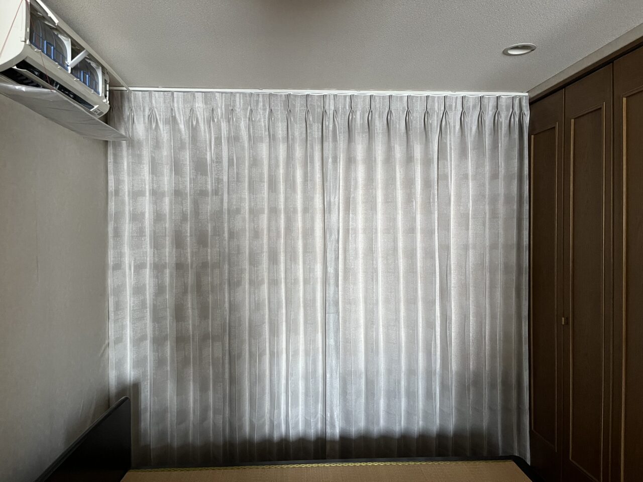 寝室遮光カーテン