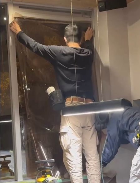 遮熱ミラーガラスフィルム　　サンゲツ　張り付け作業