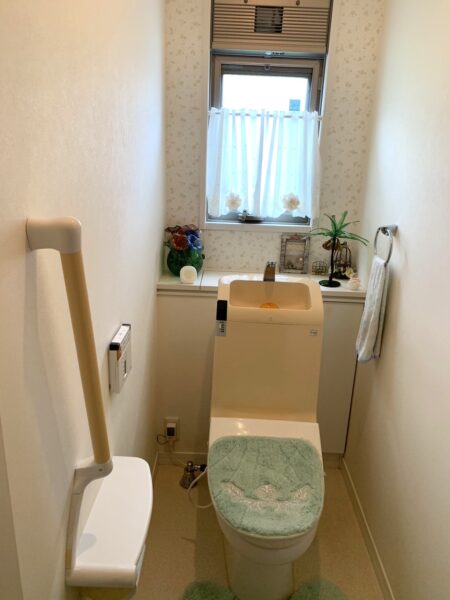 TOTOネオレスト トイレリフォーム ビフォー