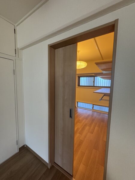 和室から洋室へリノベーション
引き戸 アフター